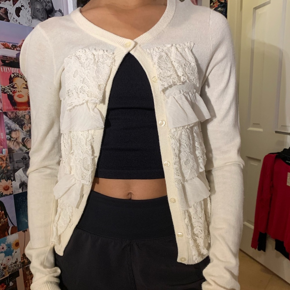 white hollister cardigan
